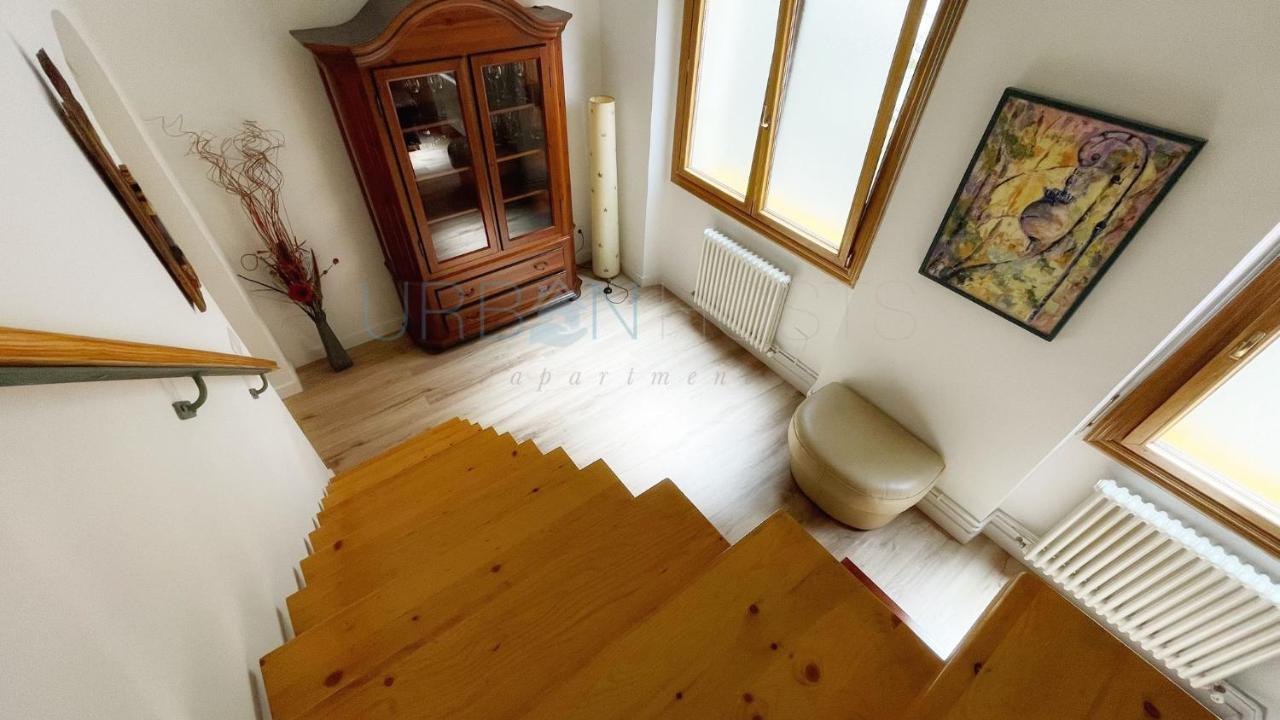 Vivienda Turistica Con Encanto Centrico, Wifi Y Patio Bilbao Exteriör bild